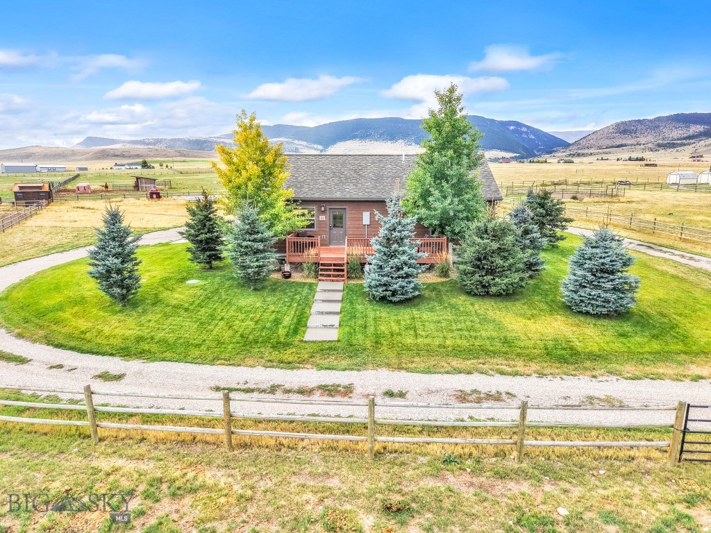 22 Hayfield Loop Trail, Ennis