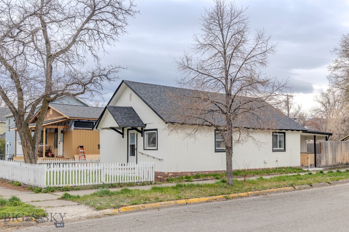 302 S G Street, Livingston