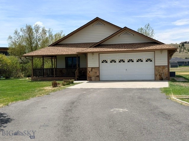 1 Lone Mountain Court, Ennis