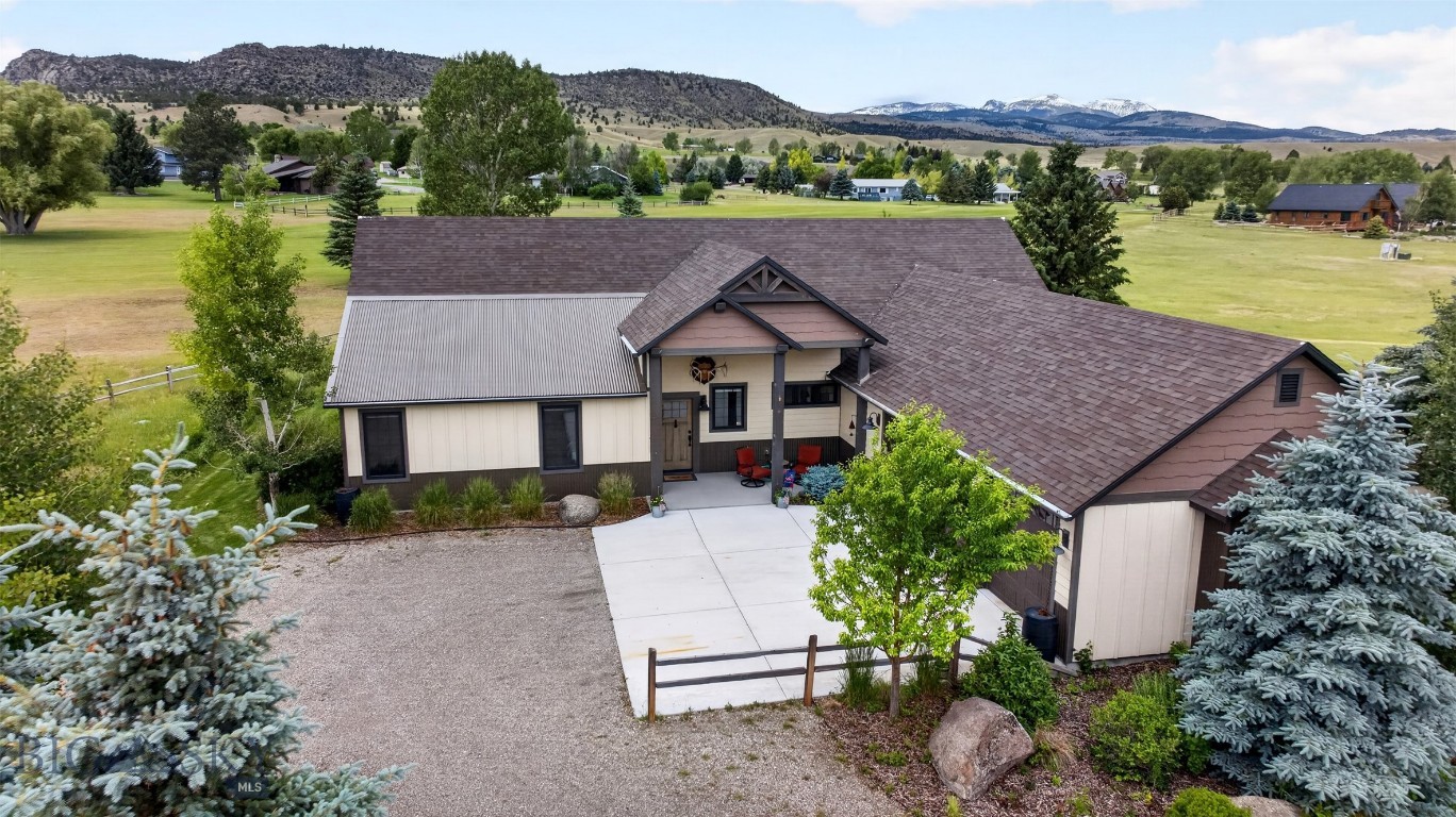 6 Sphinx Mountain Court, Ennis