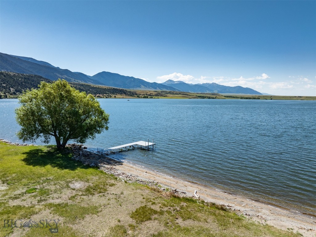 348 Ennis Lake Rd, Ennis