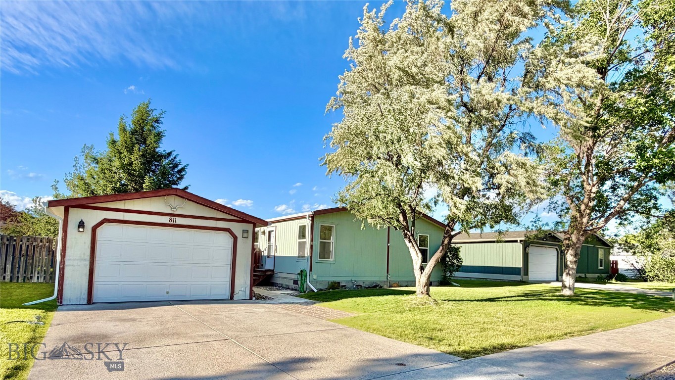 811 Golden West Drive, Belgrade