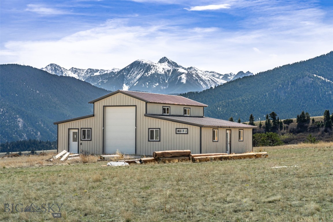 137 Buffalo Trail, Livingston