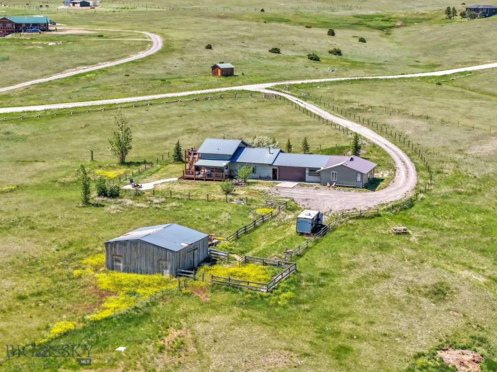 30 Wineglass Loop N, Livingston