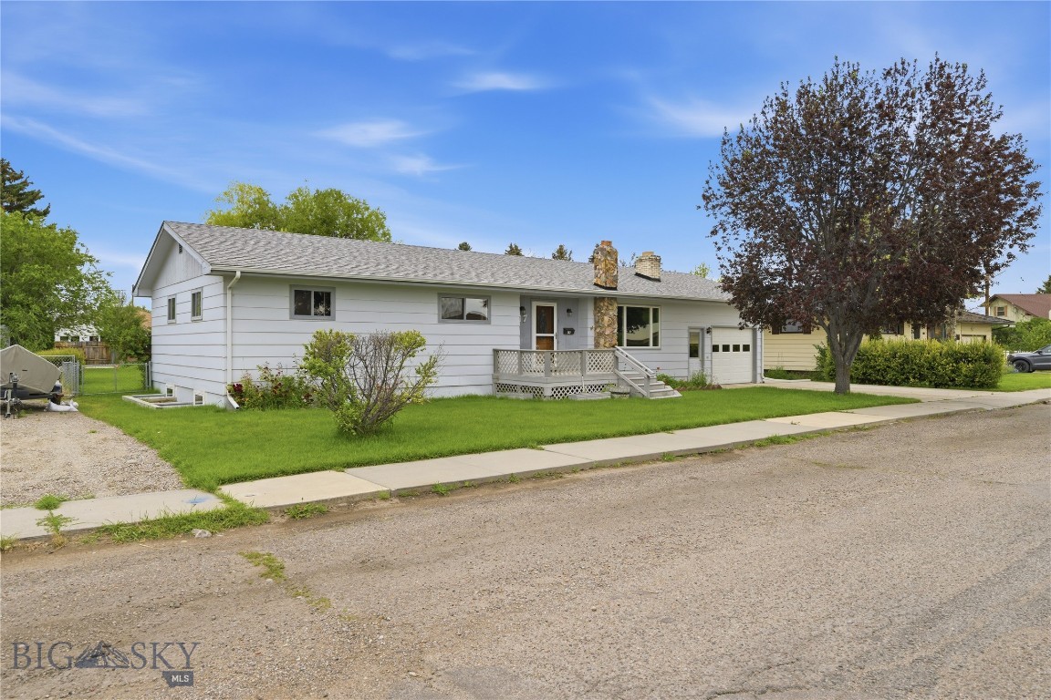 17 N Walnut Street, Dillon
