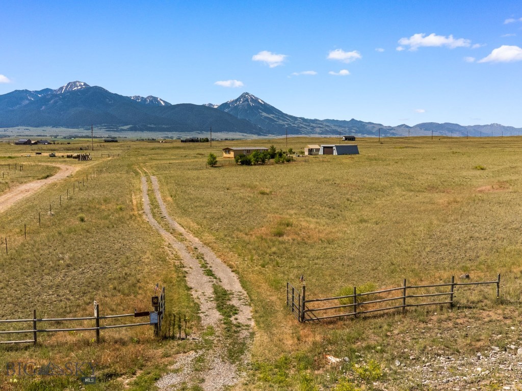 20 Black Hawk, Livingston