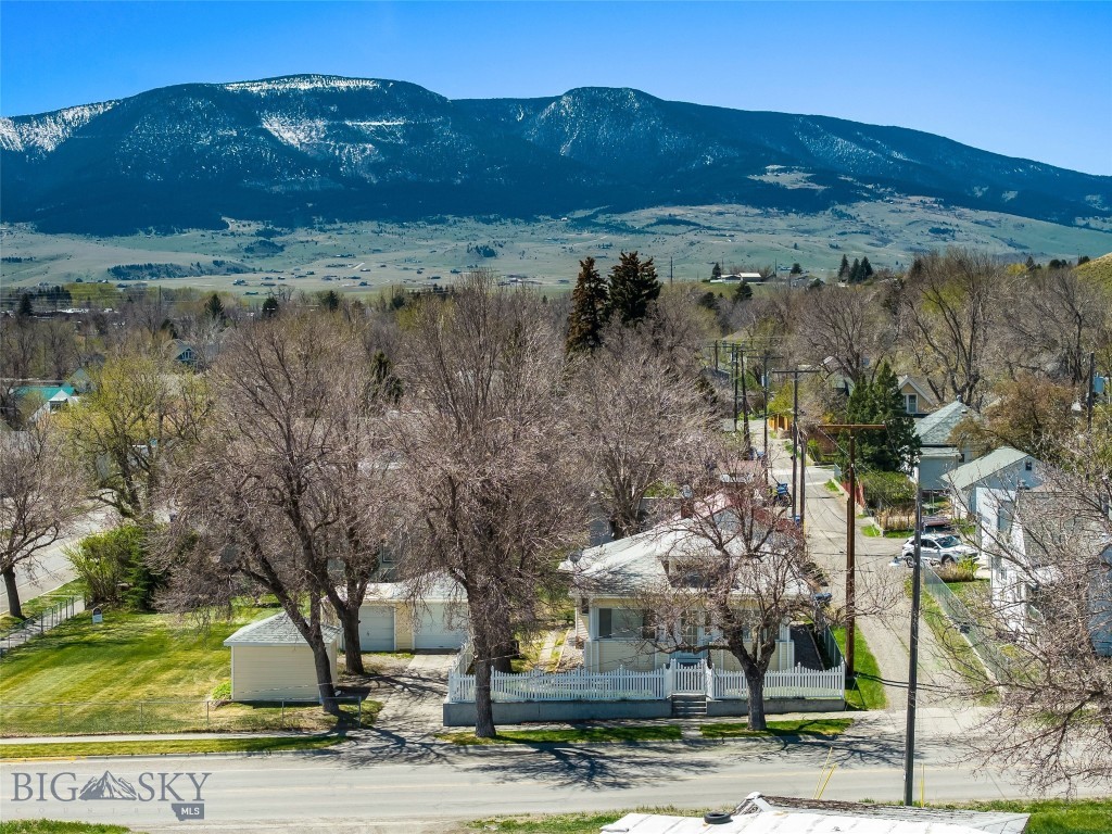 405 N C Street, Livingston