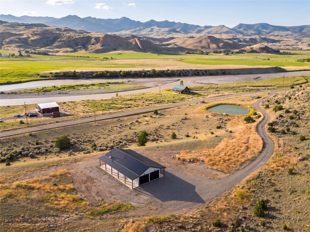 220 E River Road, Emigrant