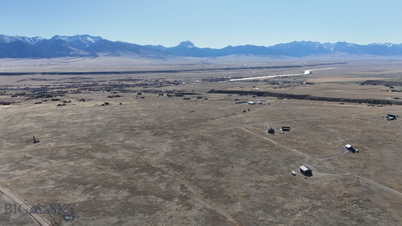 Lot 32 Shining Mountains 1, Ennis