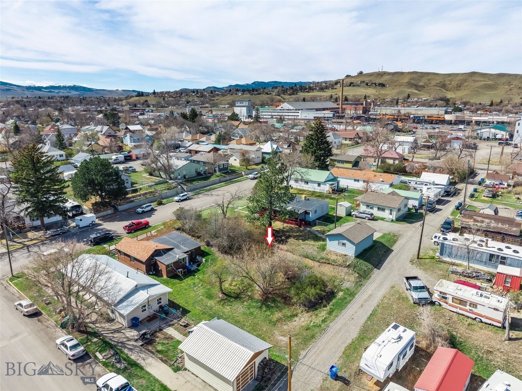 129 1/2 S I Street, Livingston