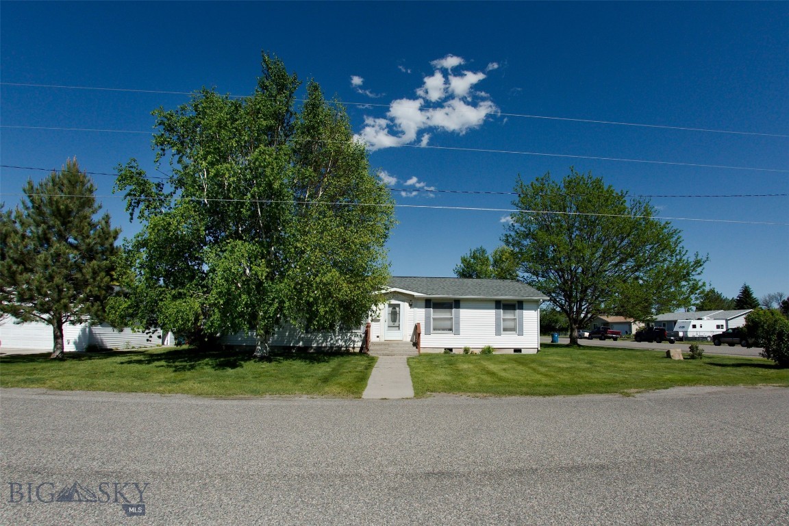 121 6th Avenue E, Three Forks