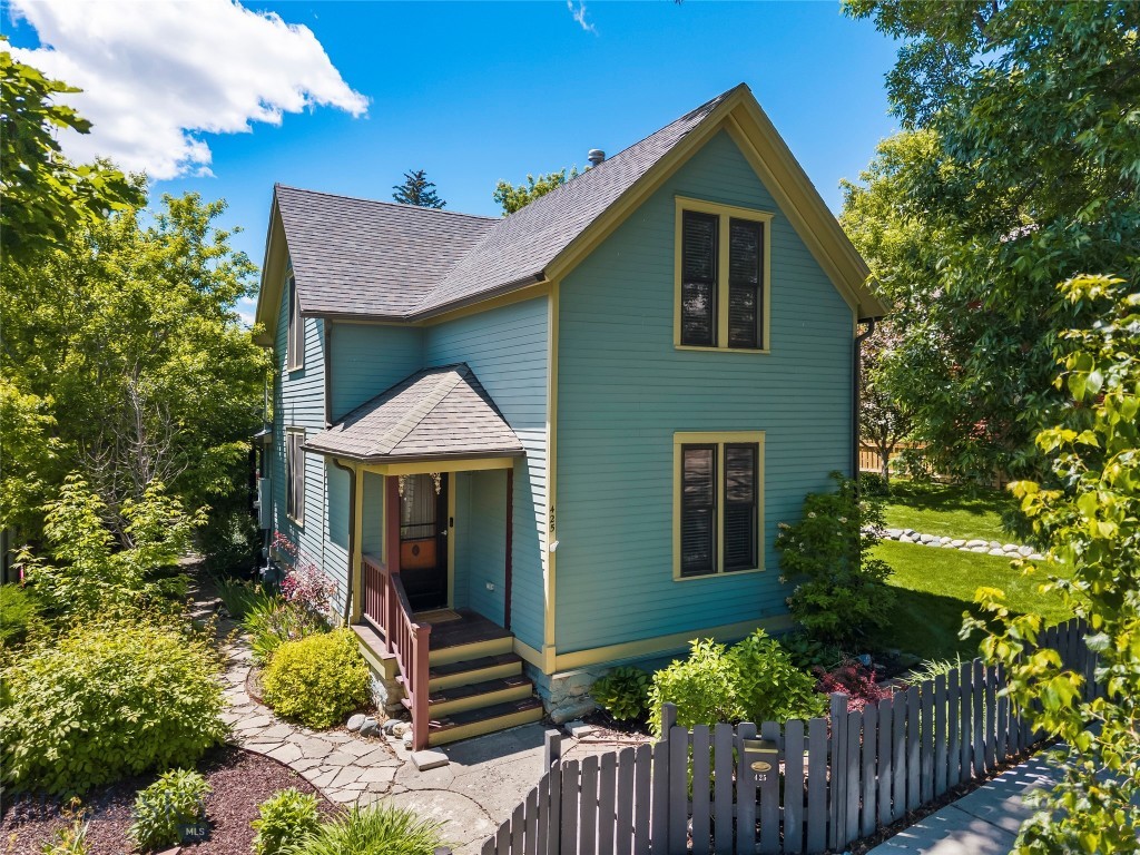 425 N B Street, Livingston