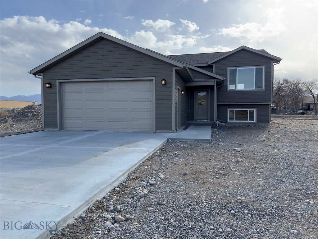 206 Otis Avenue, Ennis