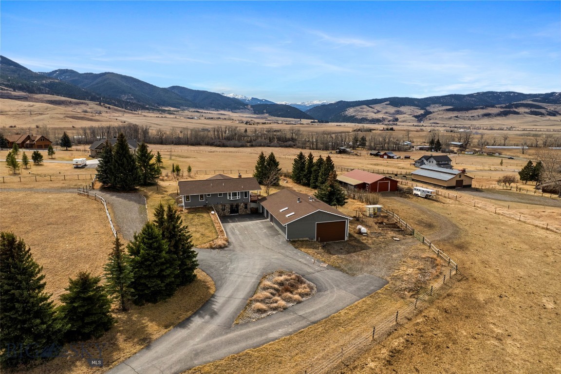 1080 Upper Tom Burke Road, Gallatin Gateway