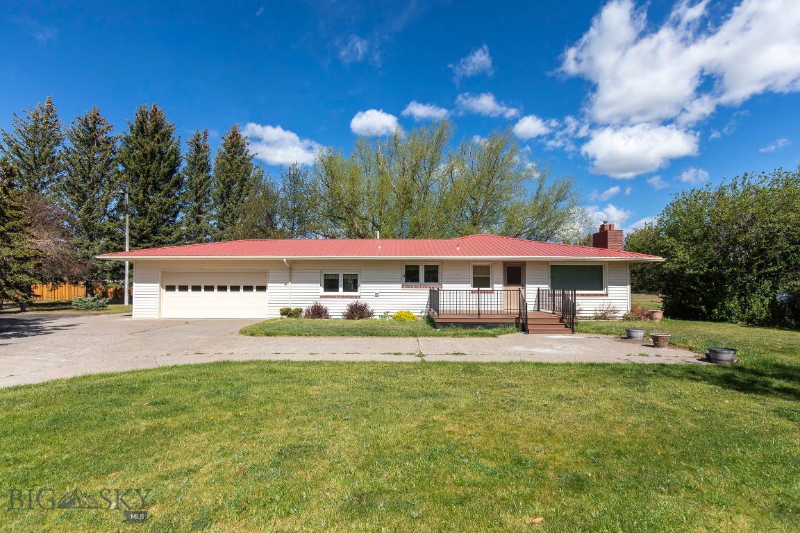 2 Shamrock Lane, Livingston