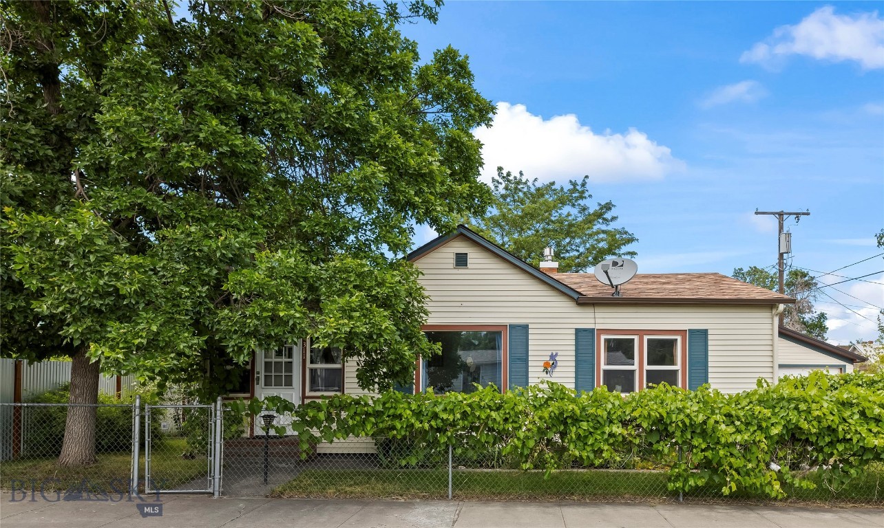 311 E Clark Street, Livingston