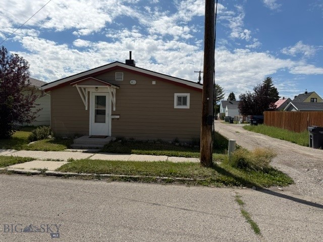 422 E Center, Dillon