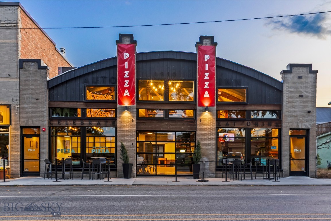 114 E Main, Manhattan