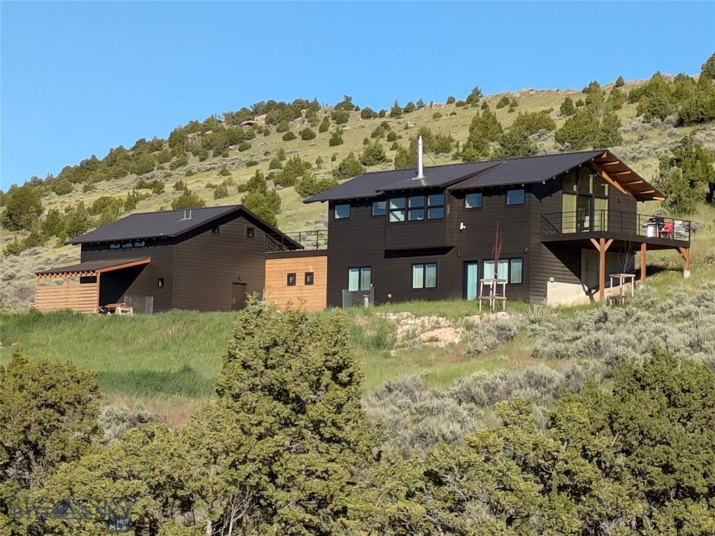 94 Rock Castle Road, Manhattan