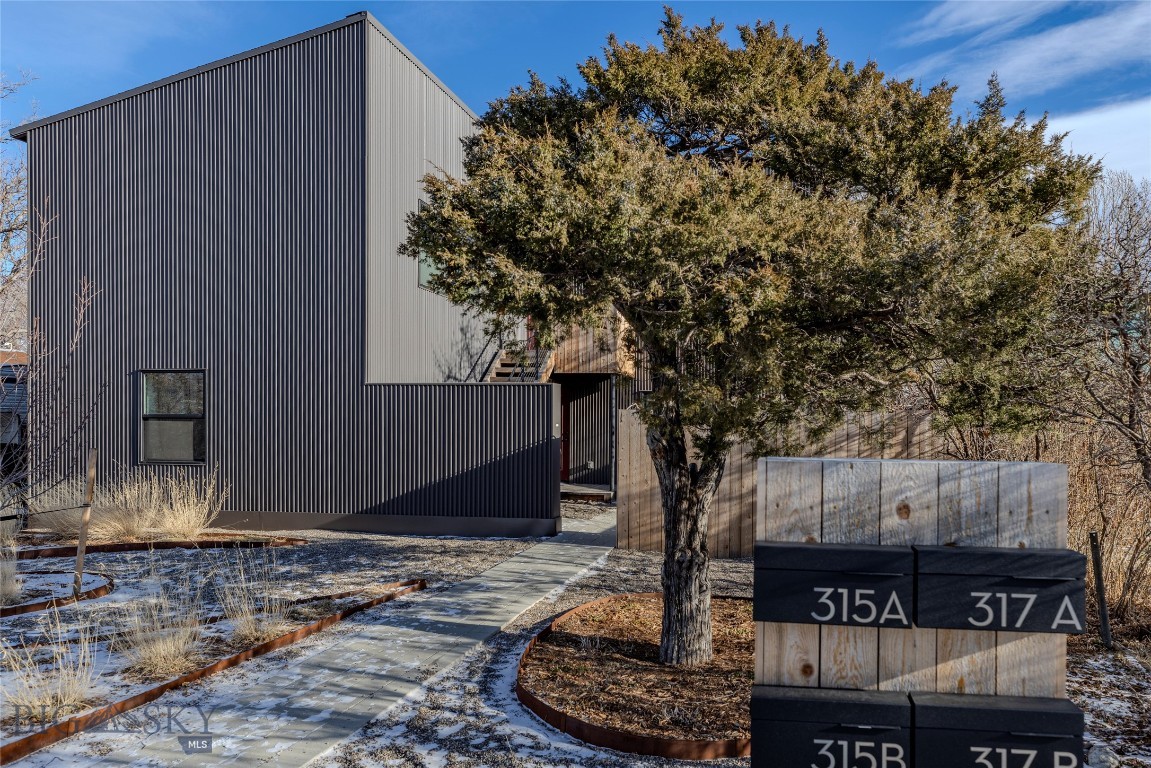 317 S D Street, Livingston