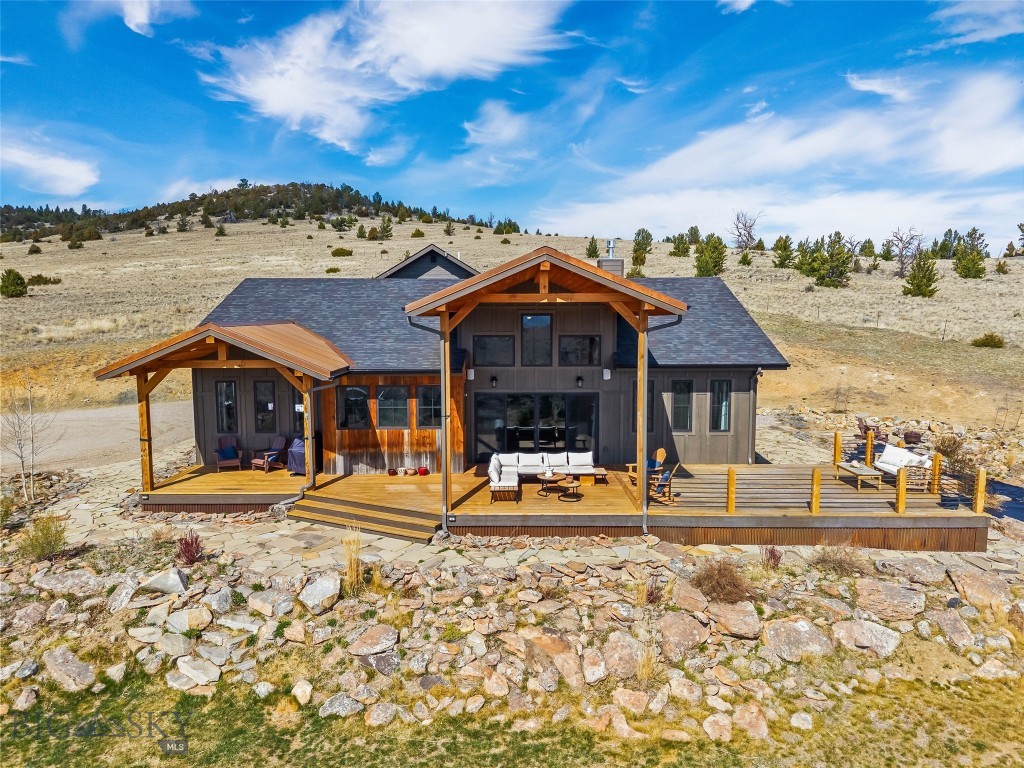 108 Deerfoot Trail, Ennis