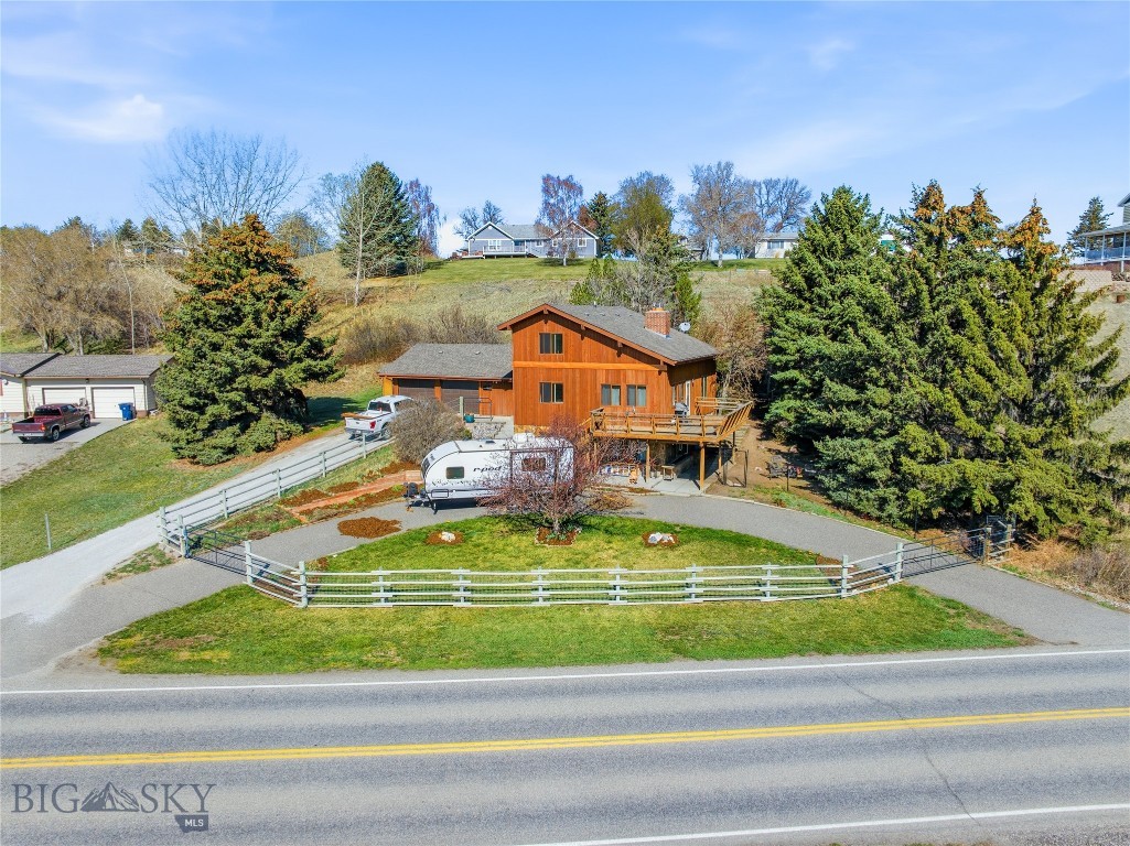 8685 Churchill, Manhattan