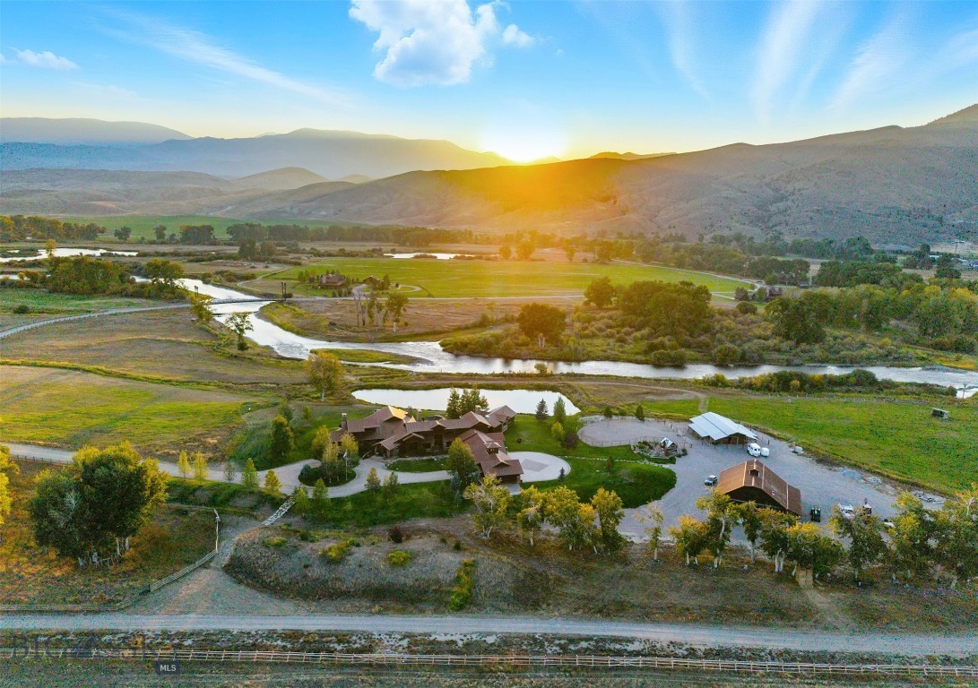 201 Cotton Willow Road, Melrose