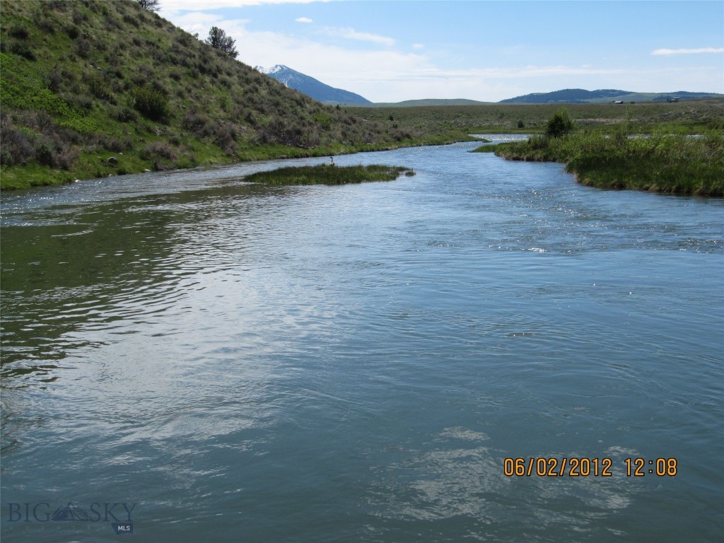 Lot 2-B Uline Bench, Cameron