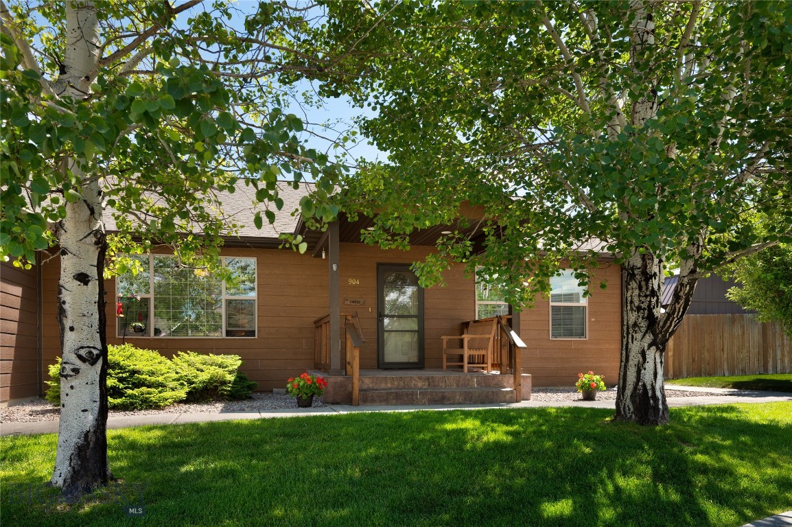 904 Ernie Court, Belgrade