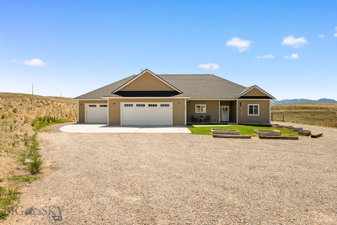 605 Sweetwater Estates Drive, Dillon
