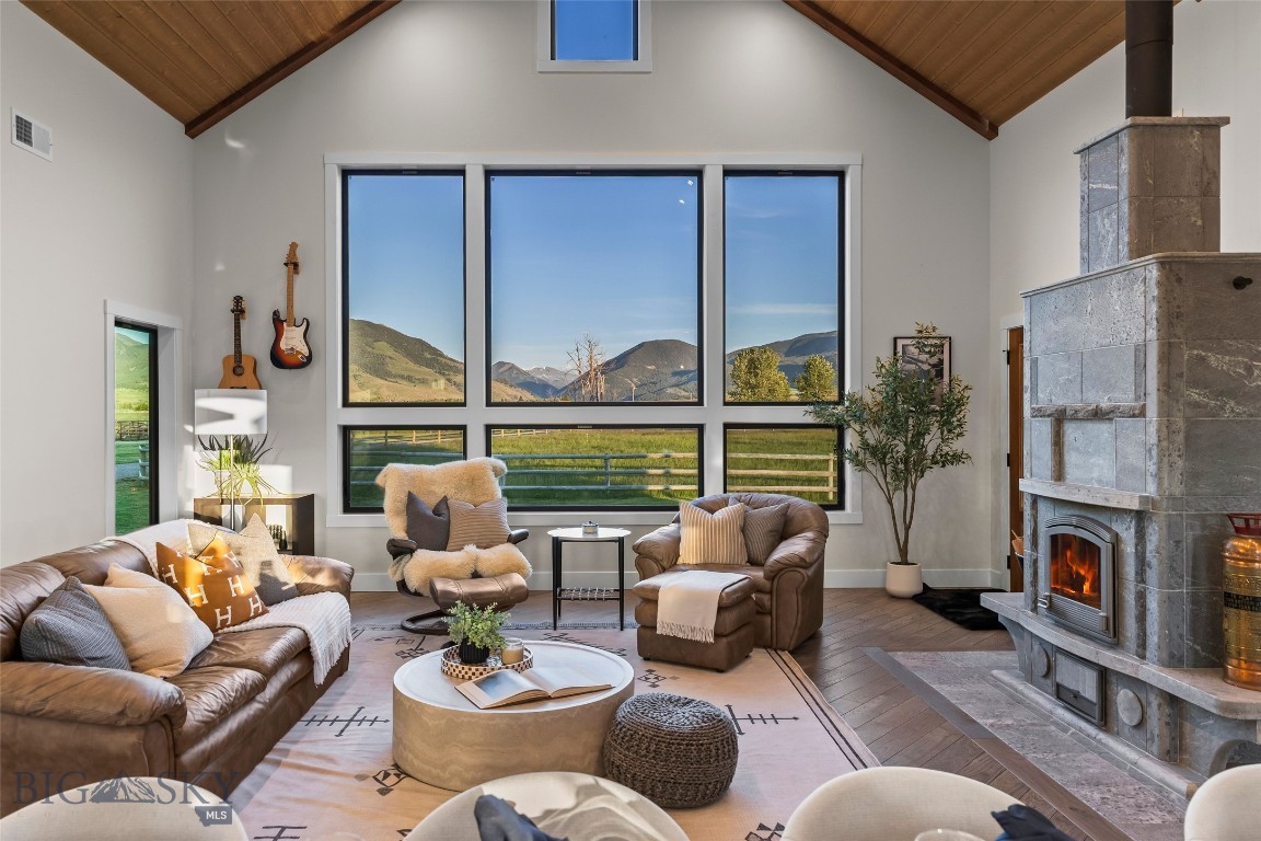 17 Packstring Trail, Livingston