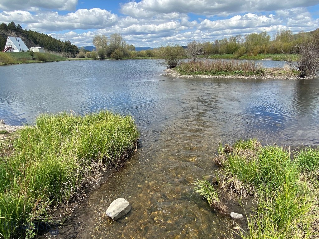 337 Echo Valley Campground Rd, Avon