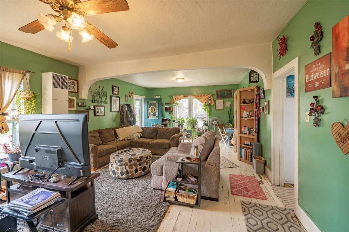 124 S M Street, Livingston