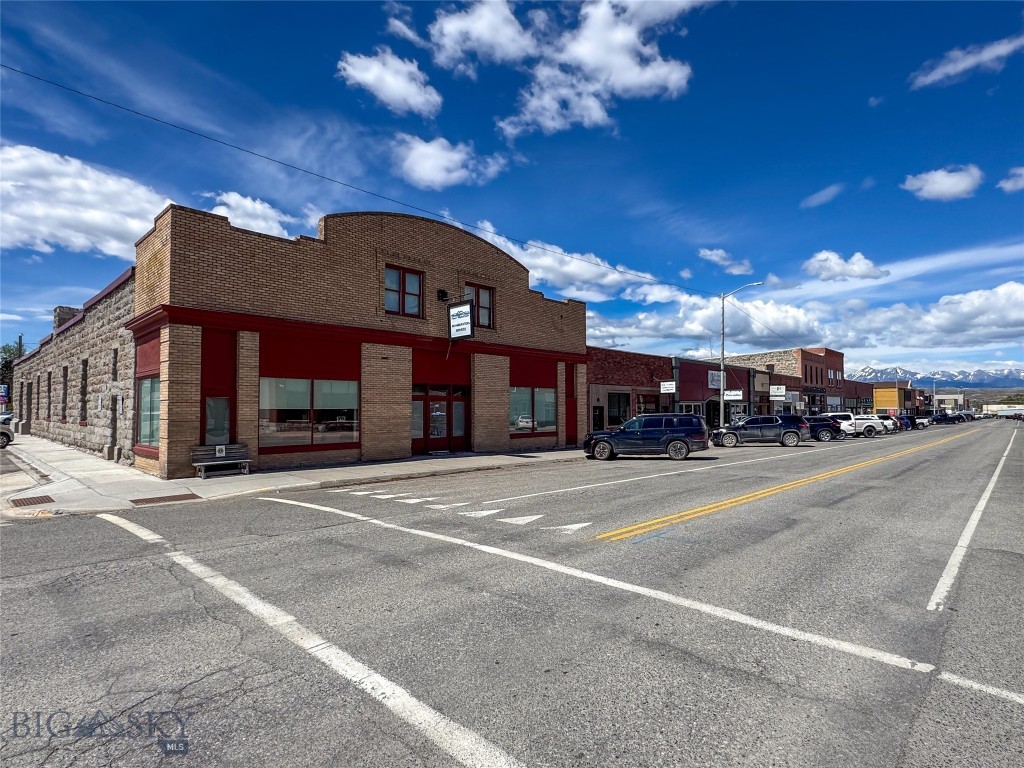 236 Mcleod, Big Timber
