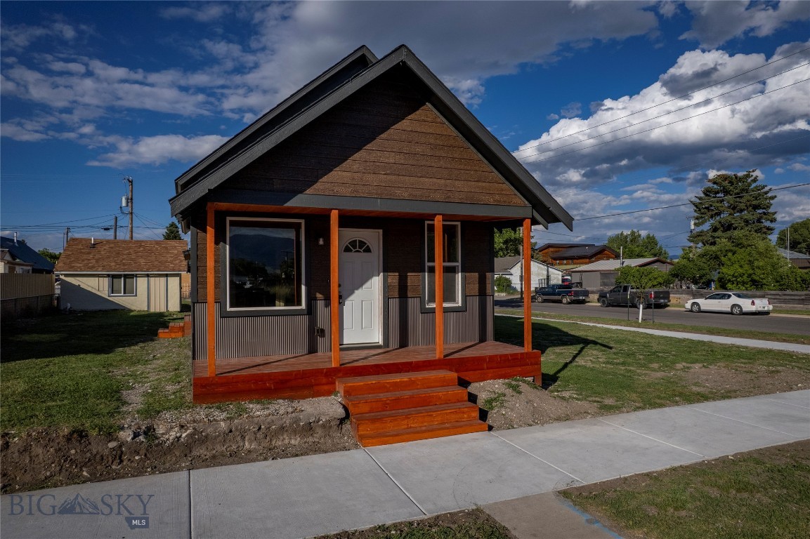104 N K Street, Livingston