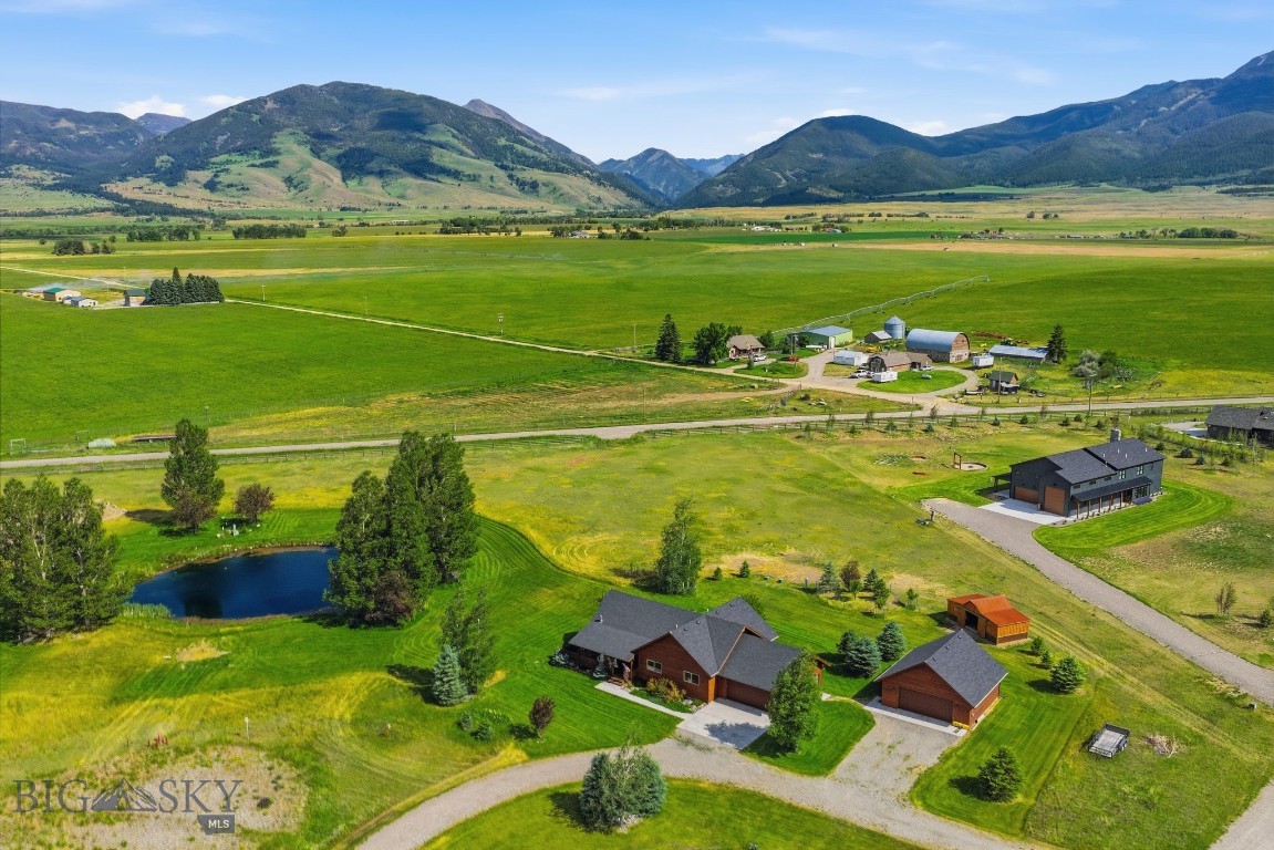 18 Obsidian Road, Livingston
