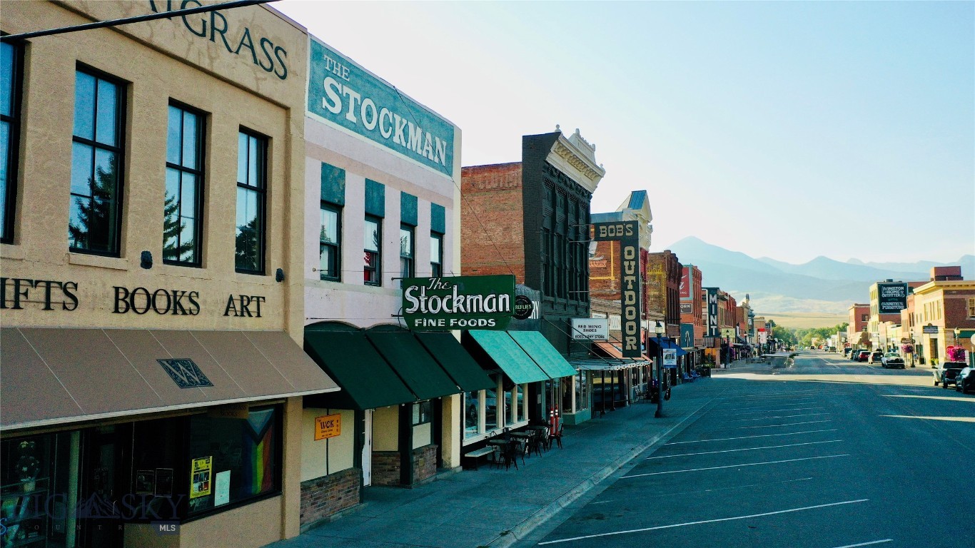 118 N Main Street, Livingston