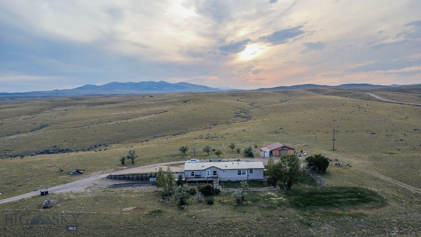 76 Walking Horse, Twin Bridges