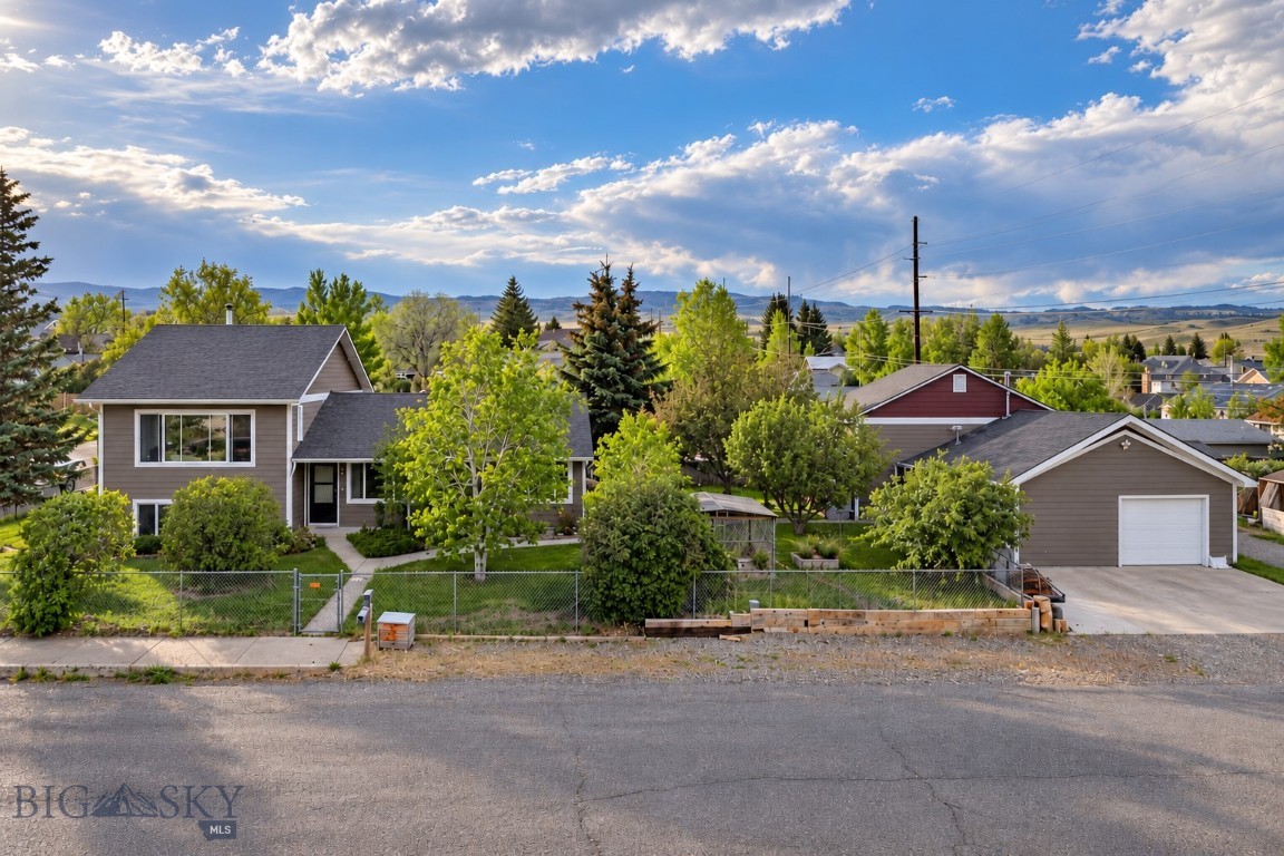 1020 W Gallatin Street, Livingston