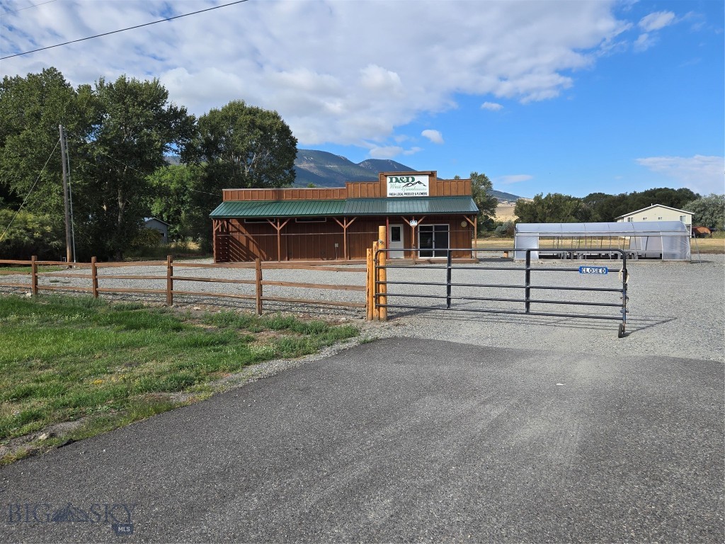 5189 US Highway 89 S, Livingston