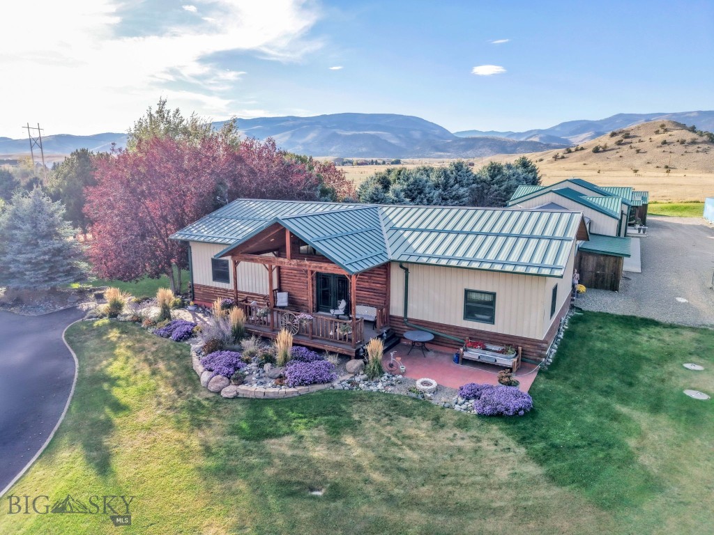 5 Moose Horn Lane, Livingston